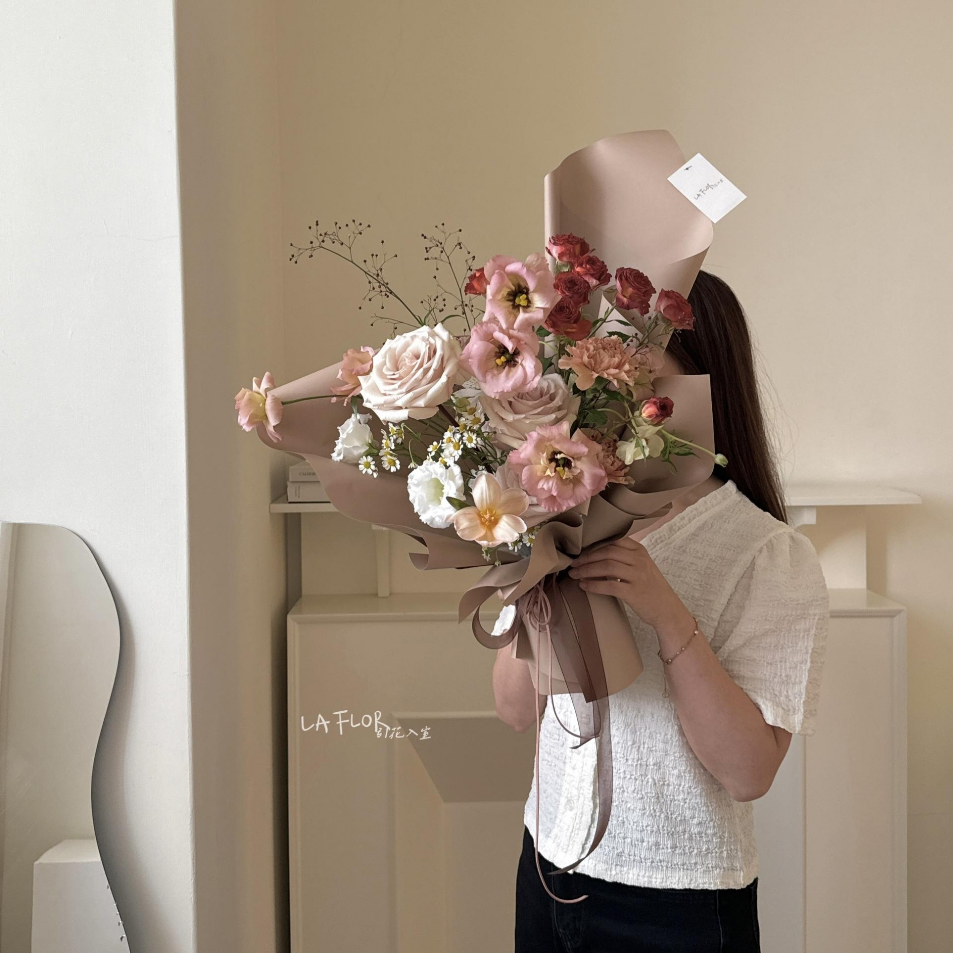 大地色系季節多樣花材花束 3