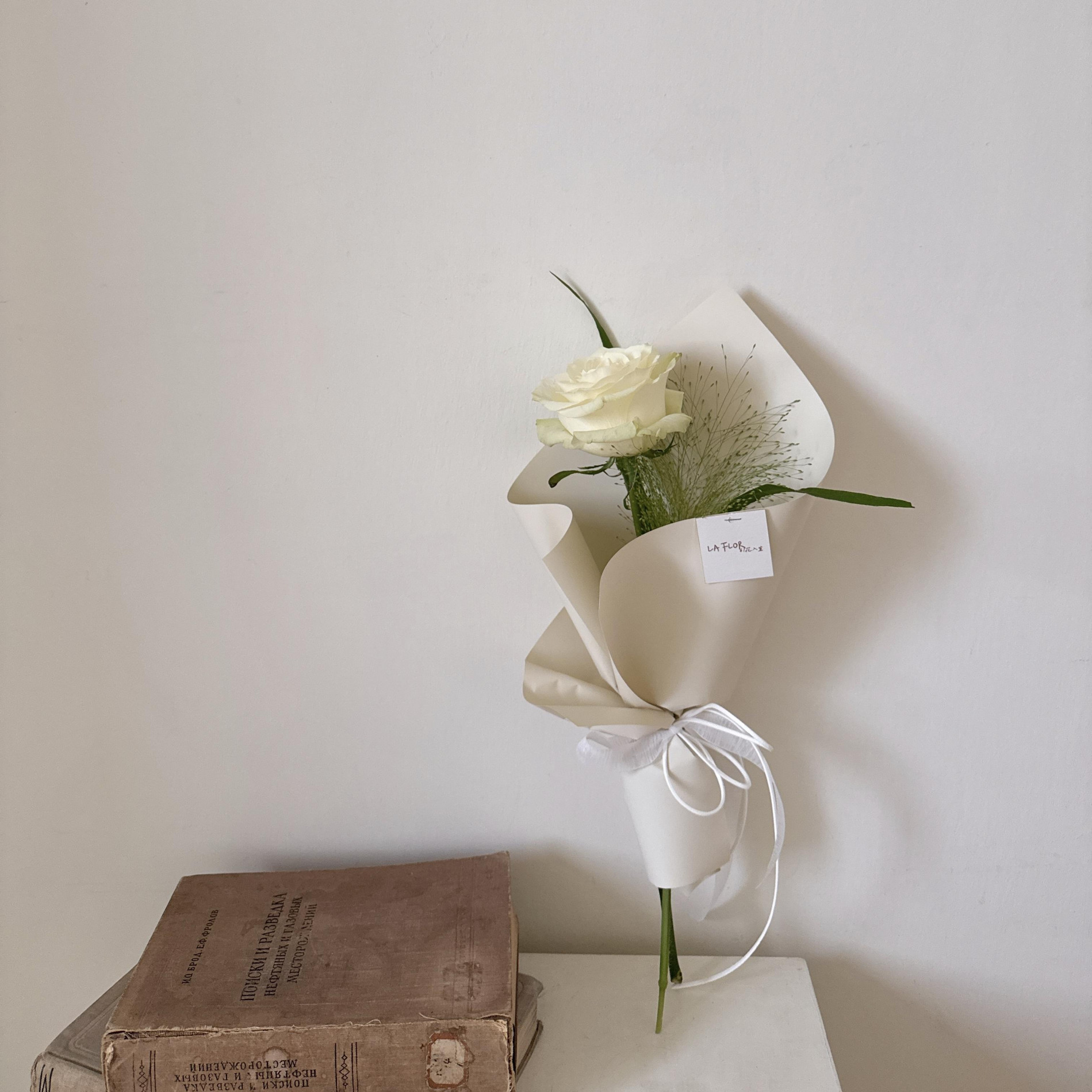 白色愛情故事單支玫瑰花束 2